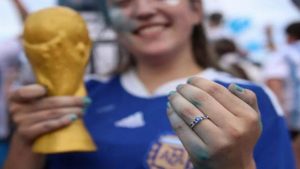 Centenario fue testigo de otra propuesta de amor durante los festejos de Argentina campeón