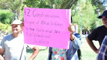 Acusan a los dueños de "AZ Construcciones" de captar clientes a través de la iglesia evangélica. Foto: Alejandro Carnevale