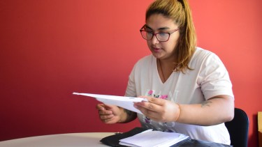 La joven mujer fue acosada por más de un año por el contratista de la empresa. (Foto: Alejandro Carnevale)