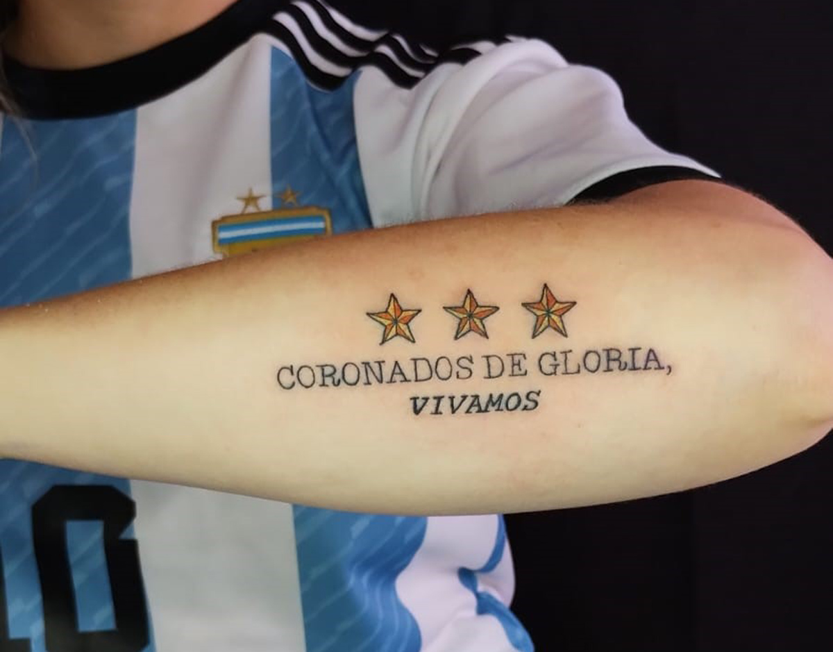 El Himno Nacional Argentino fue uno de los elegidos para tatuaje. Foto: Camila Huebra (Kmik4ze)