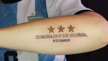 El Himno Nacional Argentino fue uno de los elegidos para tatuaje. Foto: Camila Huebra (Kmik4ze)