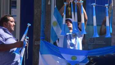 Las calles de la ciudad se tiñeron de celeste y blanco. (Foto: César Izza)