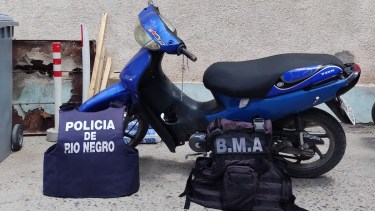 Una de las motos tenía pedido de secuestro. 