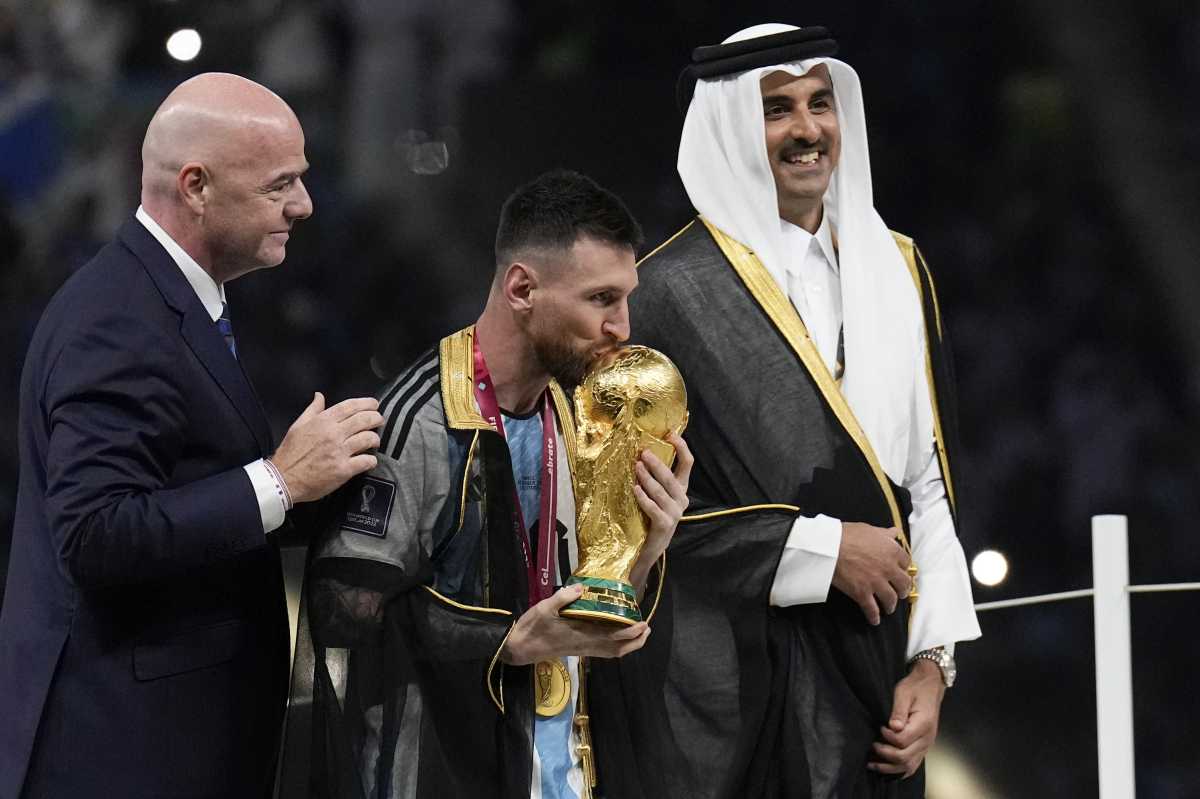 Argentina se consagró Campeón del Mundo y Messi levantó la copa. La perspectiva histórica de Fernando Casullo. (AP Photo/Martin Meissner)