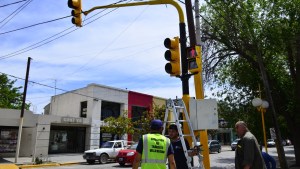 Fotomultas: se frenó el proyecto para instalar cámaras de control en semáforos de Regina