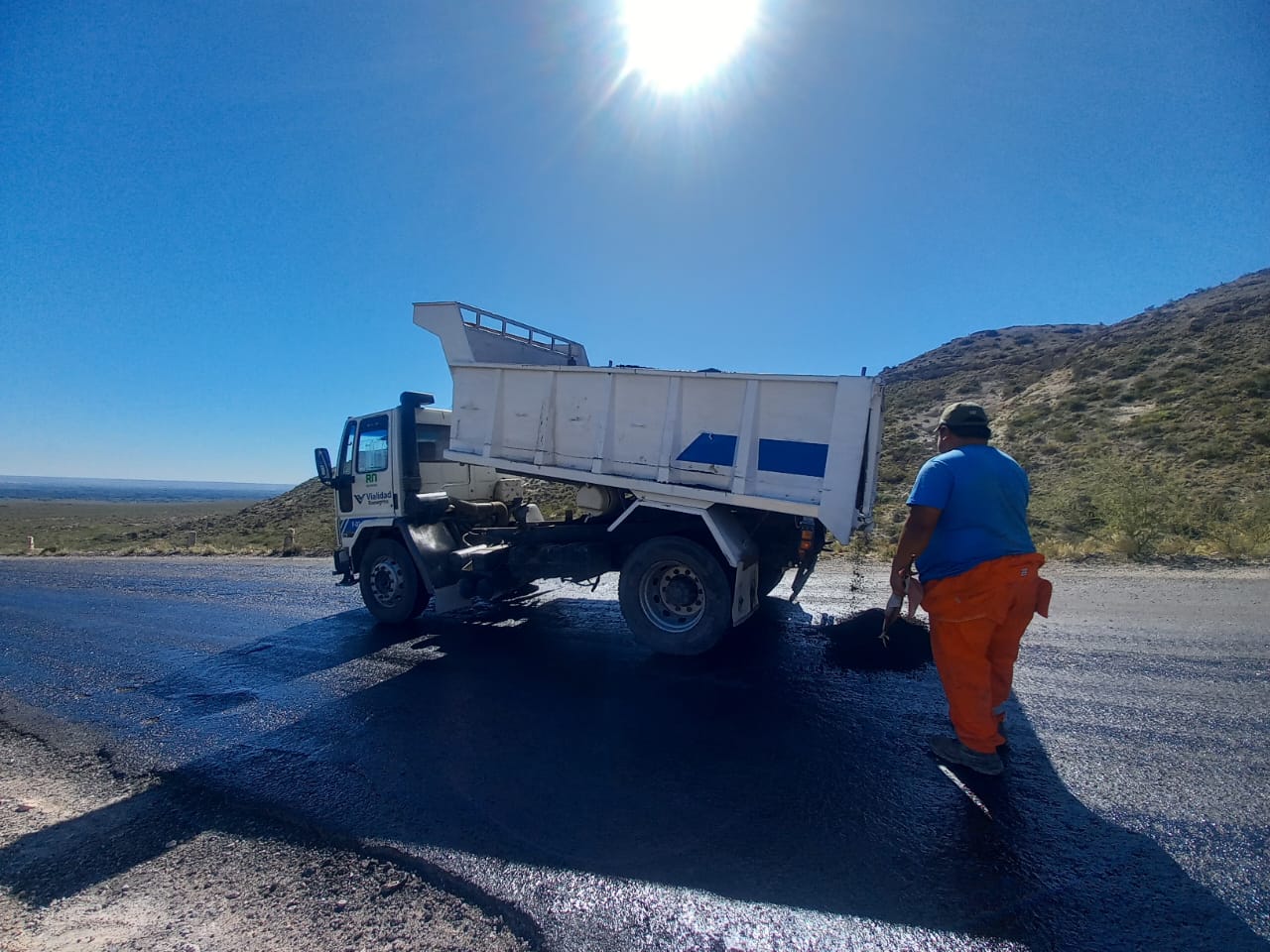 Equipos de Vialidad Río Negro empezaron a trabajar en la reparación de Ruta 6 entre Paso Córdoba y El Cuy. Foto: gentileza