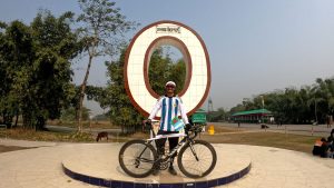La increíble promesa que cumplió un ciclista de Bangladesh para homenajear a Messi