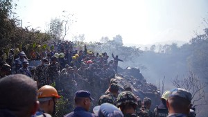 Un avión se estrelló en Nepal y murieron al menos 67 personas: confirman que viajaba una argentina