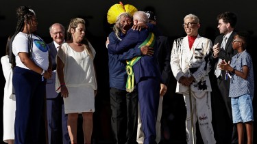 Una multitud siguió la ceremonia de investidura en el Congreso. Foto Reuters. 