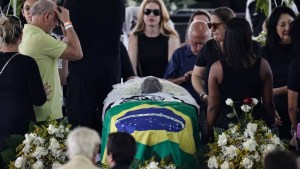 Funeral de Pelé: una multitud le dio un último adiós y Lula confirmó su visita