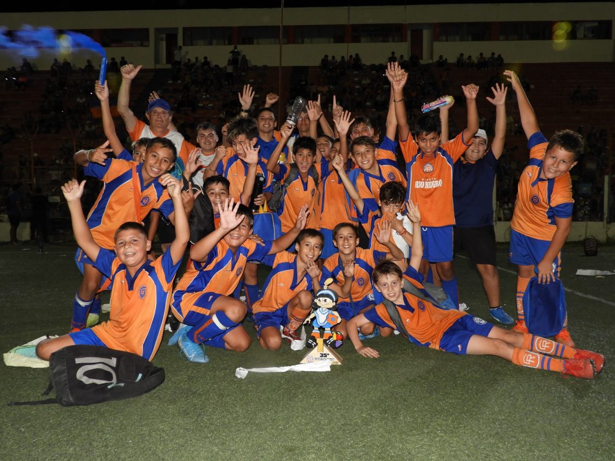 Deportivo Roca salió campeón en las categorías 2011 y 2012. (Facebook: Deportivo Roca)
