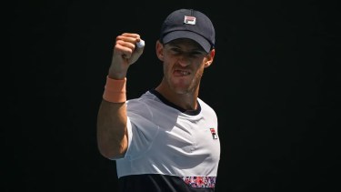 El Peque jugó casi cuatro horas y pasó a la segunda ronda.