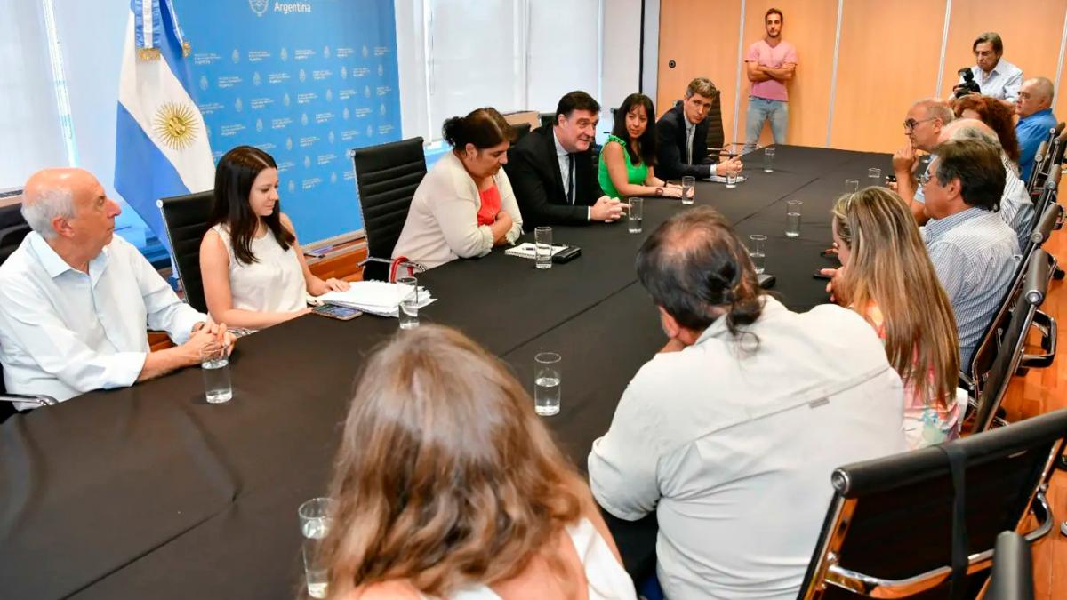 Aumento para estatales nacionales: ATE y UPCN firmaron nuevo acuerdo ...