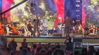 La Orquesta Ocasional de Rock Sinfónico (OORS) abrió la grilla de espectáculos. Foto: Juan Thomes