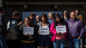 Hartos de estar sin agua en el este de Bariloche, amenazan con cortar la ruta