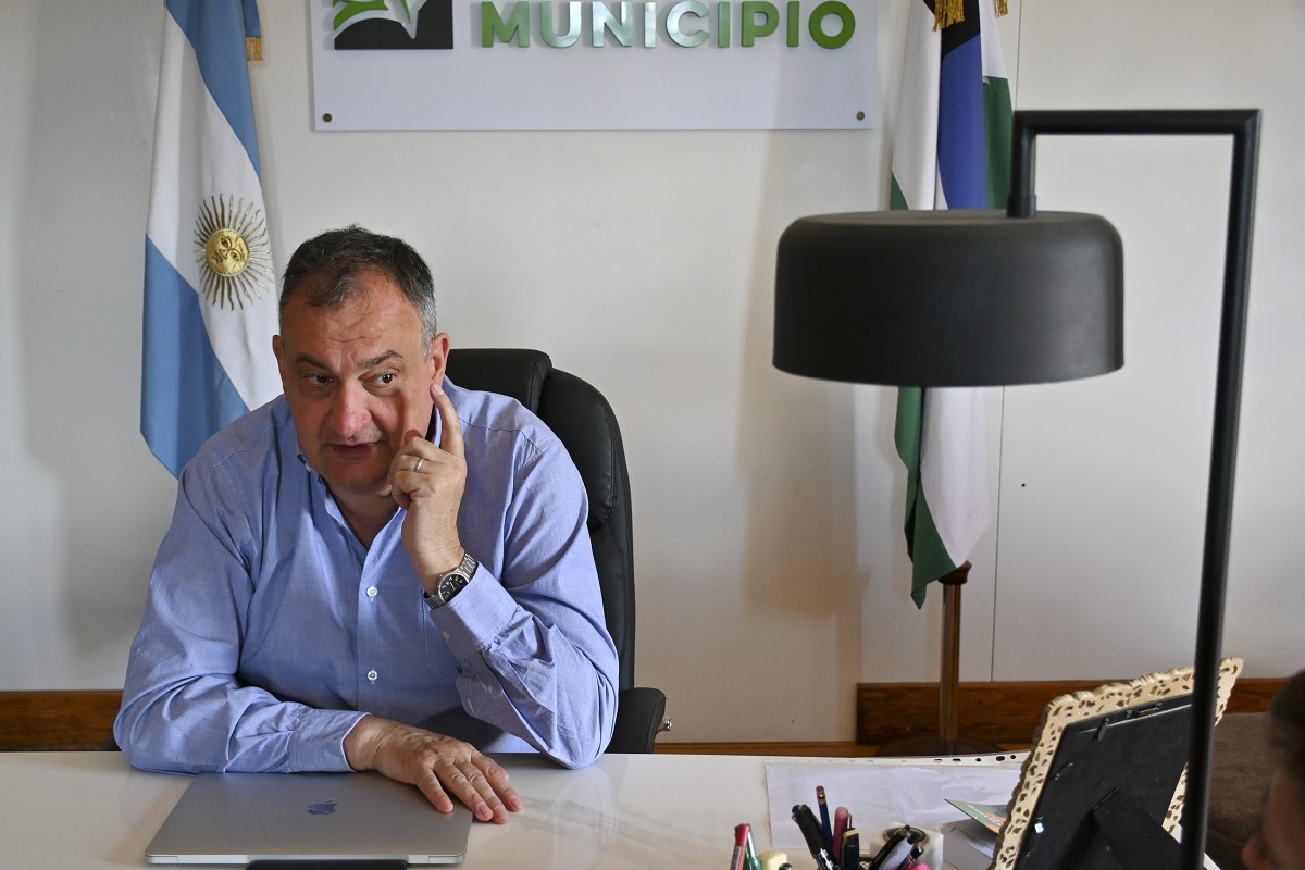 El intendente Gustavo Gennuso respaldó a Gastón Burlón. Foto: archivo