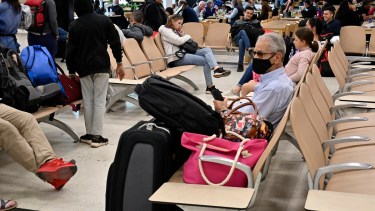 Algunos pasajeros ya lograron regresar, pero muchos aún esperan ser incluidos en algún vuelo. Foto: Chino Leiva
