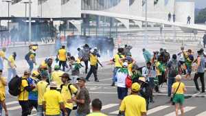 Seguidores de Jair Bolsonaro invadieron el Palacio presidencial en Brasil: piden derrocar a Lula