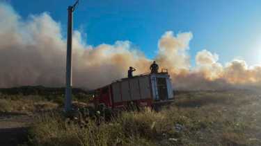 Los incendios en el basural a cielo abierto de Bariloche son frecuentes por las pésimas condiciones en las que se encuentra el predio. (Foto de archivo de Marcelo Martínez)