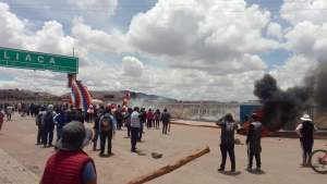 Al menos 16 heridos en Perú en un intento de tomar un aeropuerto como protesta contra el Gobierno