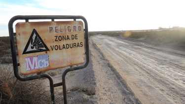 Advierten por nuevas explosiones en un yacimiento de yeso en la barda norte de Roca