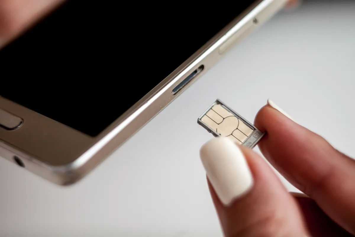 Las operadoras móviles tendrán que requerir reconocimiento facial para cambiar tarjetas SIM. 