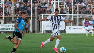 El defensor anunció en sus redes sociales que no continuará en el Albinegro.