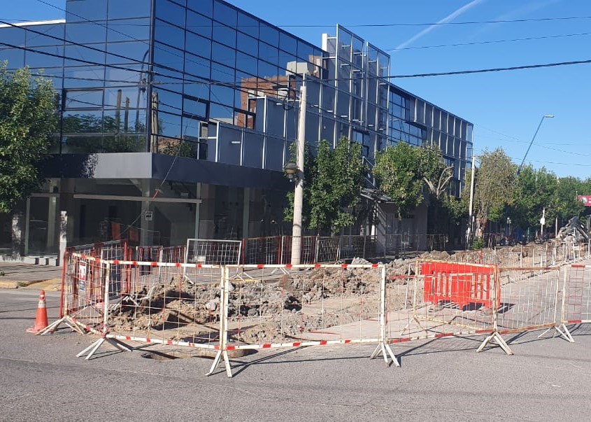 El tránsito está interrumpido en calle Tucumán. Foto: Gentileza