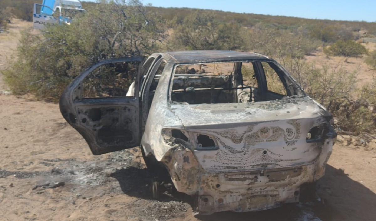 El auto había sido robado y fue hallado totalmente quemado. (Foto: gentileza)