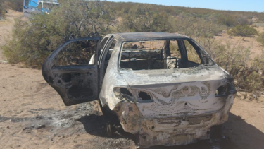 El auto había sido robado y fue hallado totalmente quemado. (Foto: gentileza)