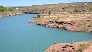 Verano en El Chocón: precios de campings y cabañas y la guía para la escapada perfecta