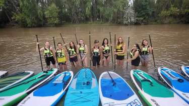 El día que remé parada sobre una tabla en el río Negro: así de linda fue mi primera experiencia de SUP