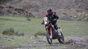 Barreda Bort ratificó que sigue vigente y ganó la etapa del Dakar en motos
