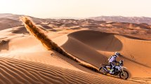 Imagen de Luciano Benavides ganó la décima etapa del Dakar en motos y su hermano perdió el liderazgo