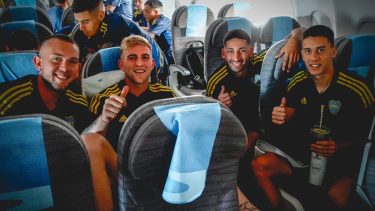 Boca y Racing viajaron a Abu Dhabi en el mismo avión.