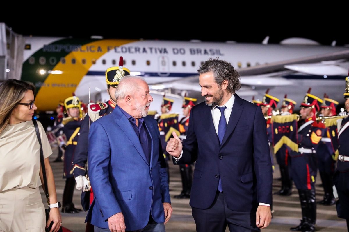 Lula fue recibido por el canciller Santiago Cafiero. 