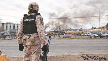 Un violento motín desnuda la corrupción en las cárceles de México