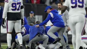 El fútbol americano en vilo: un jugador se desplomó en la cancha y su estado es crítico