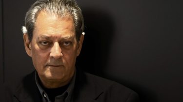 «Un país bañado en sangre», el nuevo libro de Paul Auster que indaga en la pasión (norte)americana por las armas