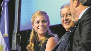 La intendenta María Emilia Soria junto a Juan Garabito. La campaña de Roca no tendrá límites en los plazos, como ocurrirá a nivel provincial.