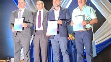 Son tres los funcionarios que asumieron en Plaza Huincul (Foto: Andrea Vazquez)