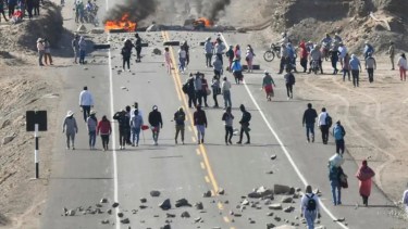 Ante el aumento de las protestas en Perú, el gobierno de Dina Boluarte decretó estado de emergencia en diferentes puntos del país. Foto Gentileza.