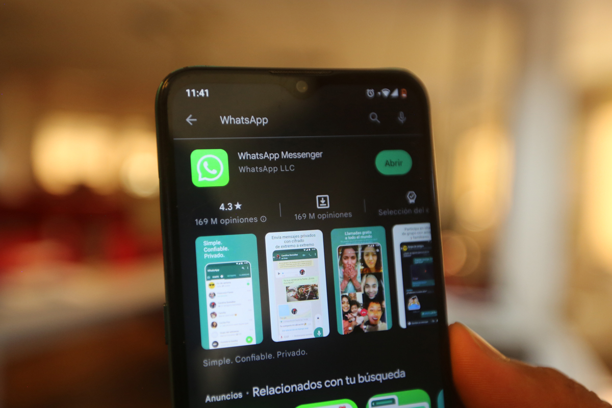 Las nuevas actualizaciones de WhatsApp estarán disponibles en poco tiempo. Foto Juan Thomes. 