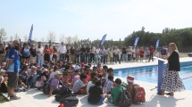 Imagen de Con un chapuzón masivo, quedó inaugurado el segundo natatorio municipal de Roca