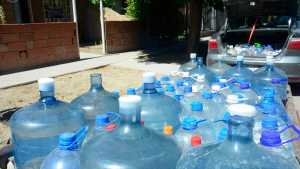 Por qué miles de vecinos de Roca están sin agua desde el viernes