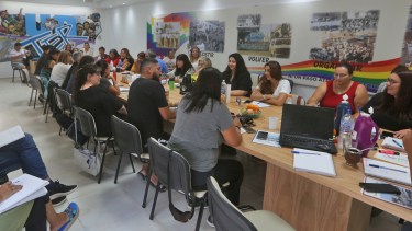 Desde distintos puntos de la provincia llegaron los gremialistas a Roca. Foto Juan Thomes