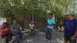 Falta el agua hace 45 días en un barrio de Roca: la situación es «desesperante»