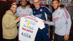 Nicolás Tagliafico regresó al Olympique de Lyon y recibió su homenaje