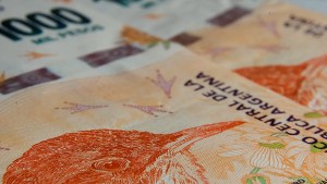 El Gobierno analiza lanzar billetes de mayor denominación: cuáles podrían ser los nuevos valores