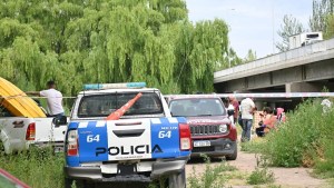 Encontraron el cuerpo del joven que desapareció en el río, en Centenario